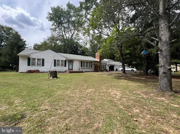 1121 Perkins Ln, Edgewater Park, NJ 08010