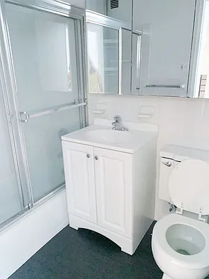 Rented by Manhattan Realty Group | media 10