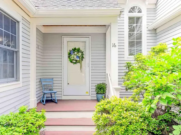 16 Gold Leaf Lane, Mashpee, MA 02649