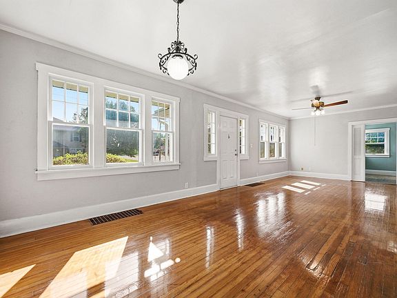 3rd image of 421 S Nichols Ave