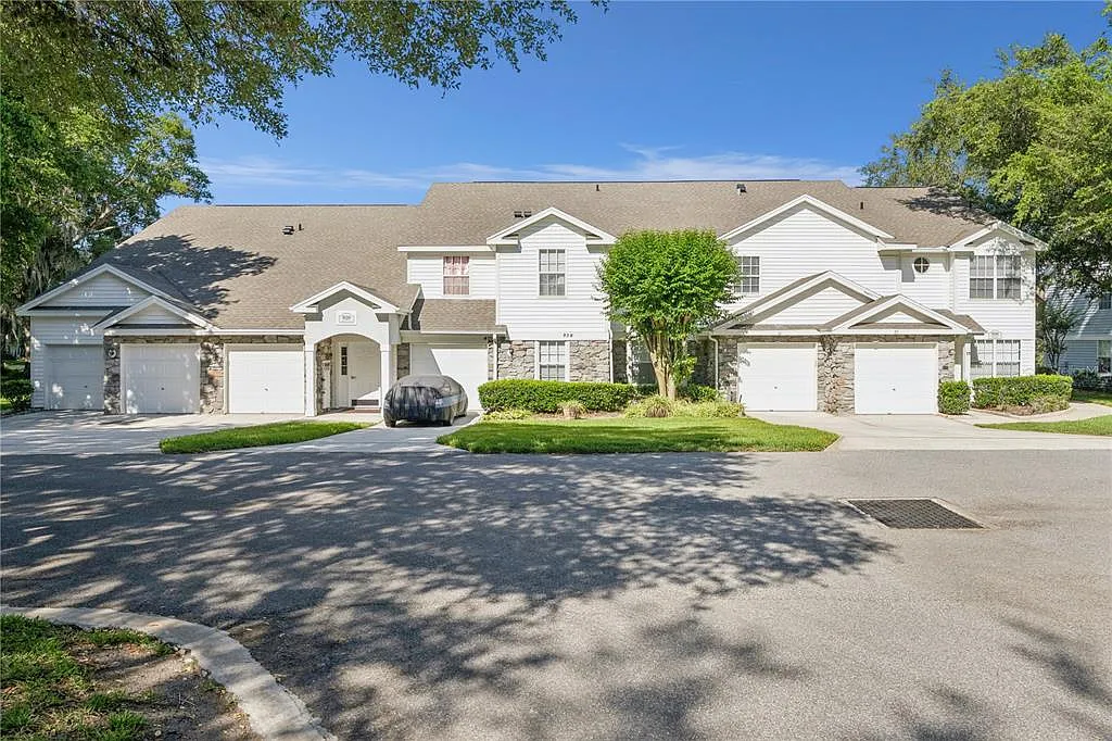 3 bed, 2.0 bath, 1457 sqft, $2,100 — Photo 1