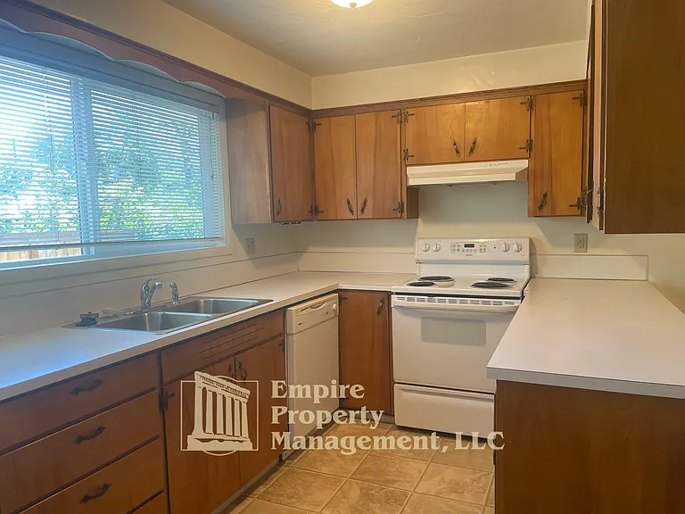2375 Adams St — Photo 14