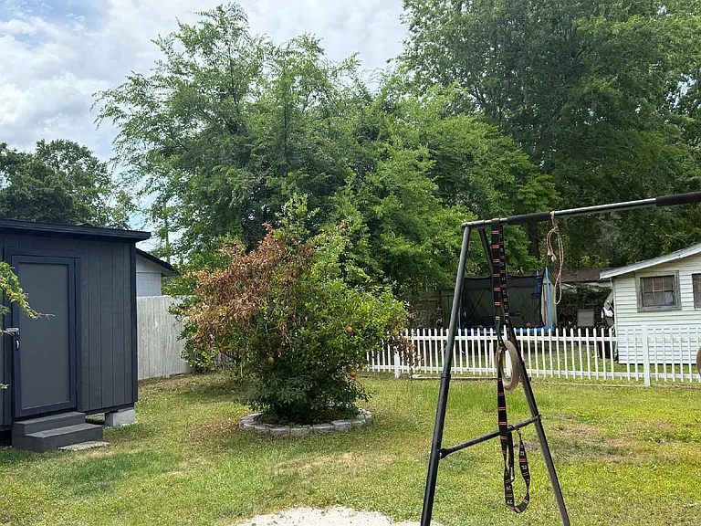 3318 Dellwood Ave — Photo 40