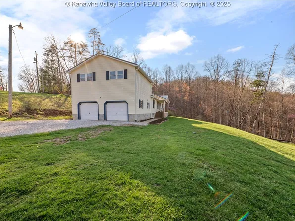 470 Woods Dr, Saint Albans, WV 25177