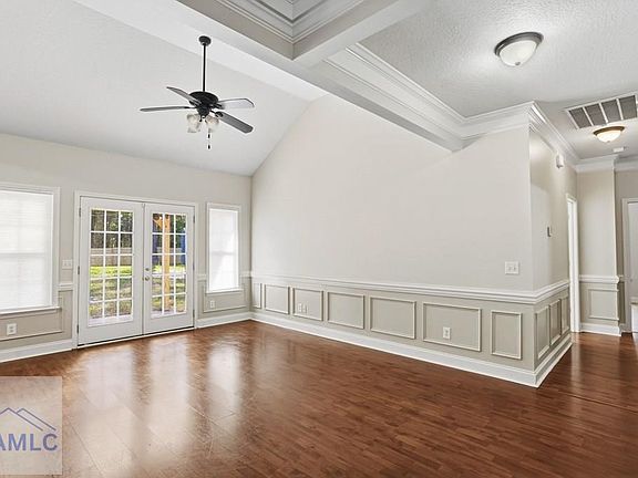 4th image of 370 Carson St NE
