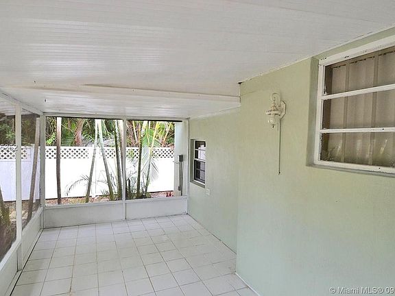 5th image of 860 NE 118th St