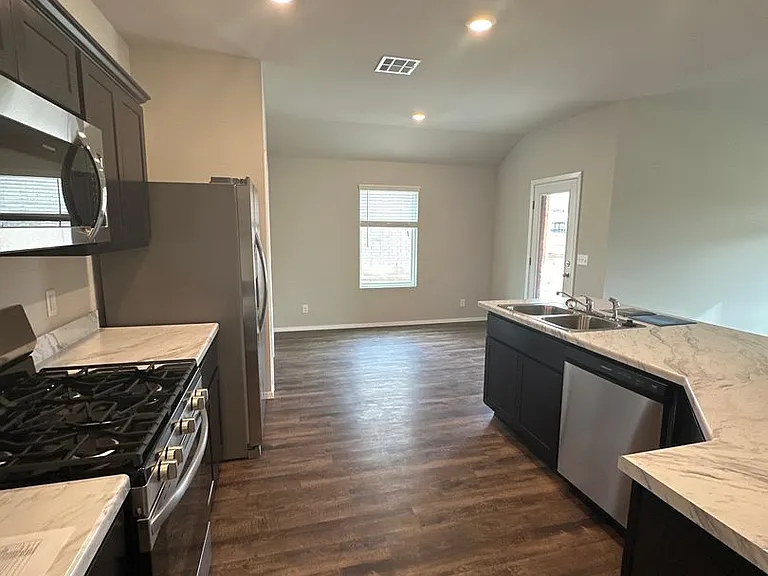 1105 E Honolulu St — Photo 11