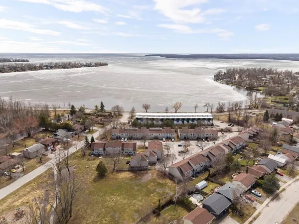 12 Lankin Blvd #12, Orillia, ON L3V 6T2