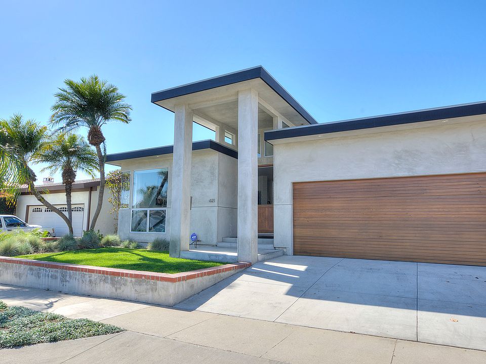 1st image of 621 Island View Dr