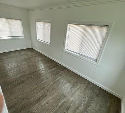 4th image of 123 Wolcott St