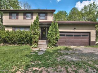 2120 Becks Crossing Rd, Madison Township, PA 18444