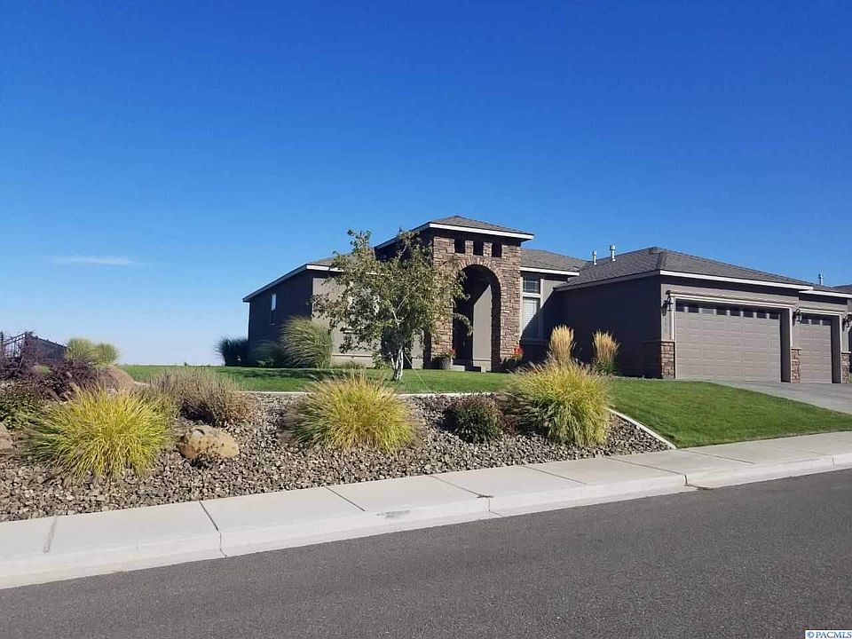 1st image of 1622 Sorrento Ln