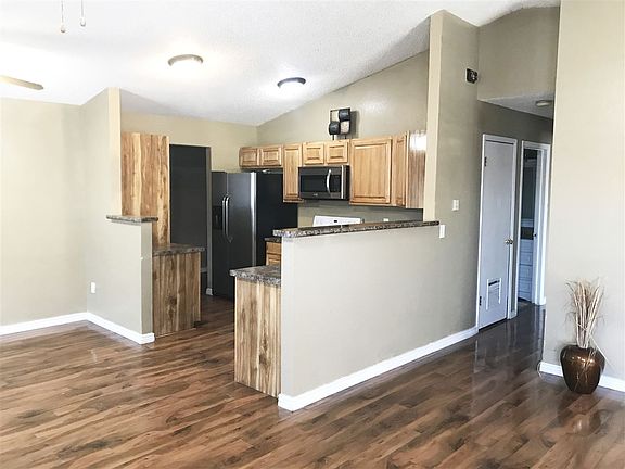 4th image of 464 Appaloosa Ln