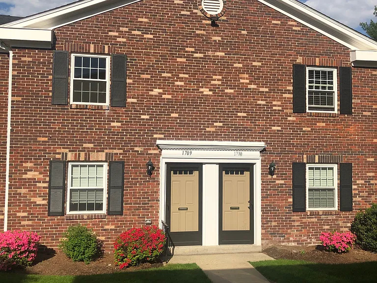 1709 Windsor Dr #1709 — Photo 7