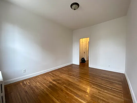 Rented by Urban Real Estate Property Group Inc | media 22