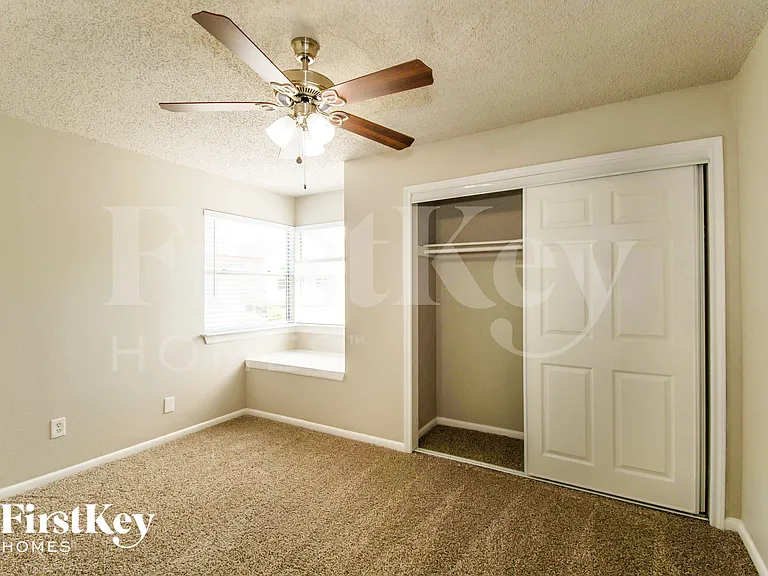 1219 Catskill Dr — Photo 11