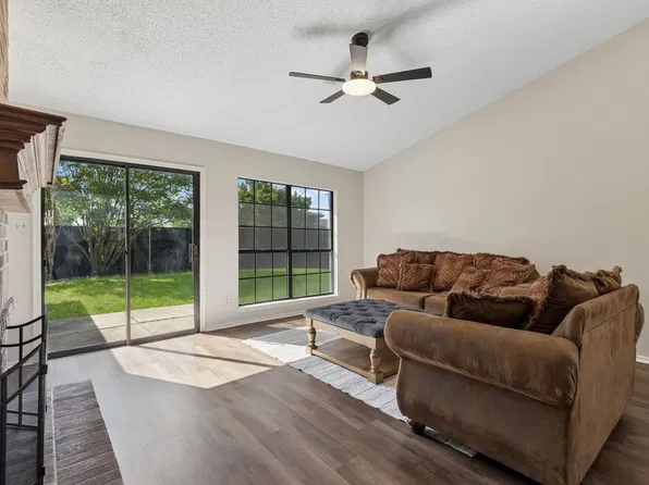 1805 Creekside Ct, Garland, TX 75040