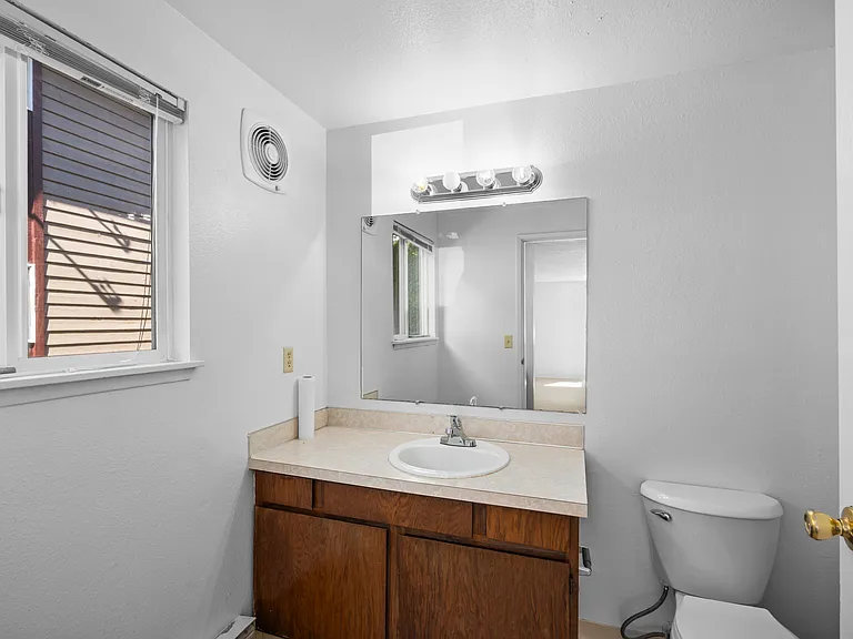 1601 Norpoint Way NE #A — Photo 12
