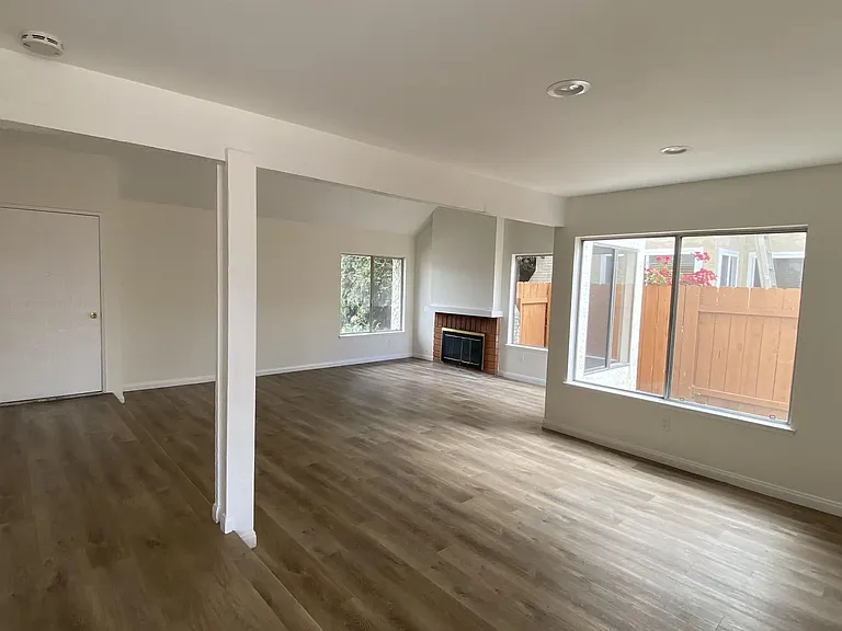 8703 Octans St — Photo 3