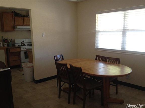 3rd image of 3501 N Coronado Ave