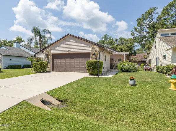 120 N Gull Cir, Daytona Beach, FL 32119