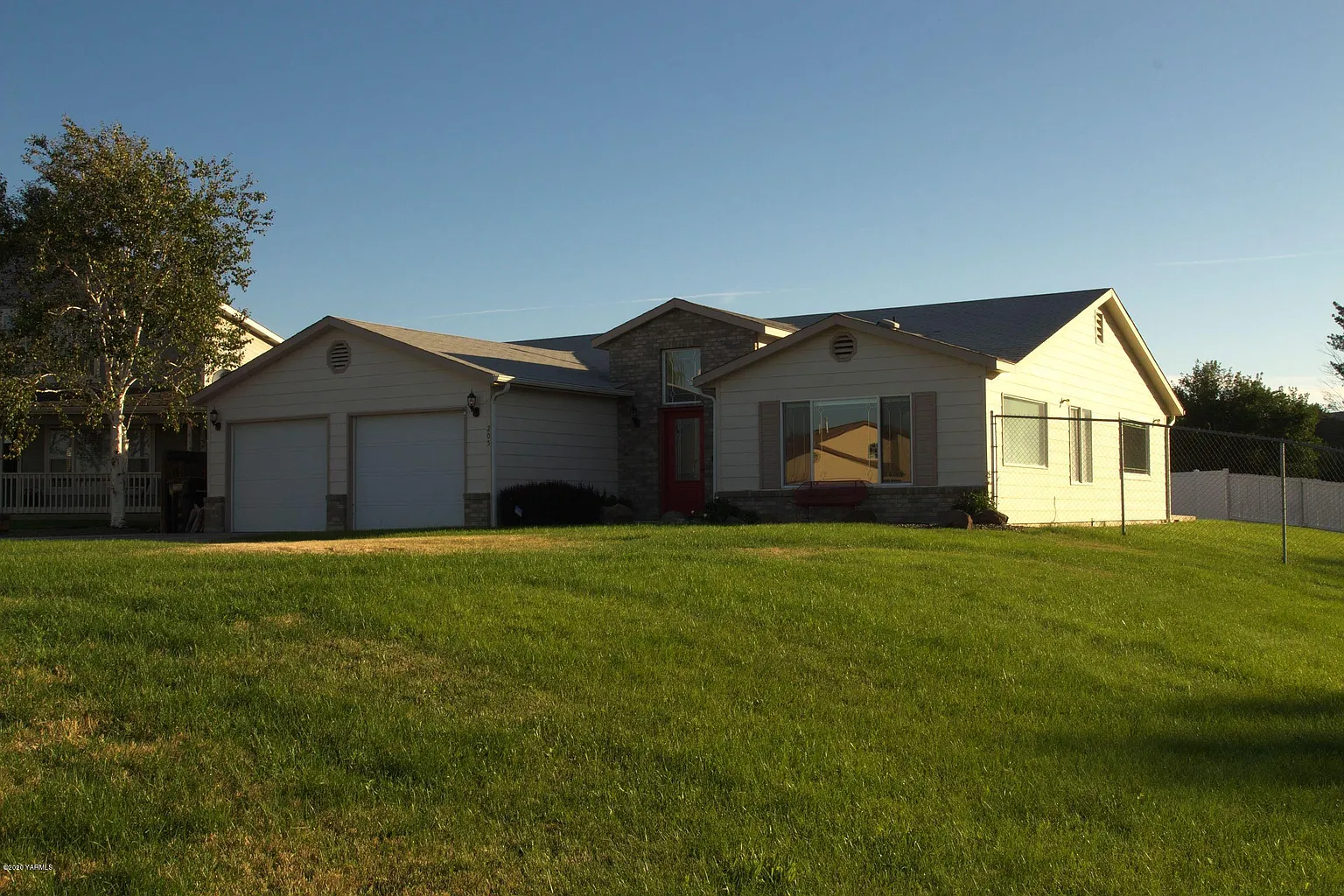 205 Joyce Pl photo 1