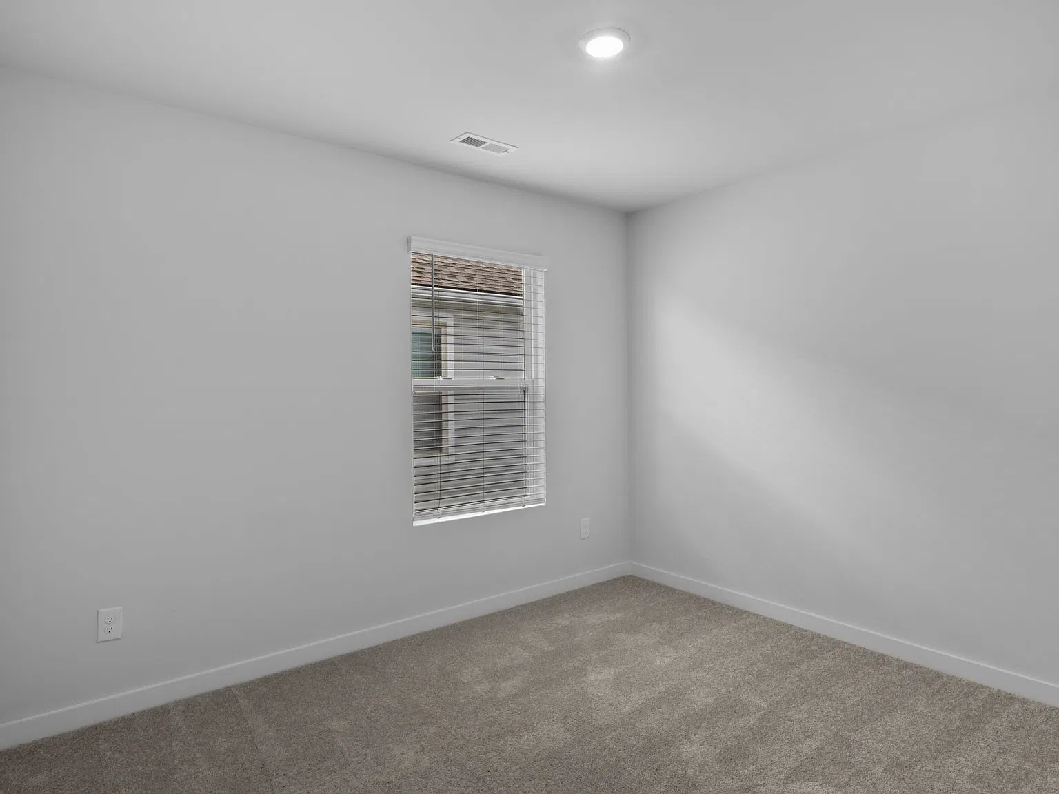 4 bed, 2508 sqft, $3,400 — Photo 4