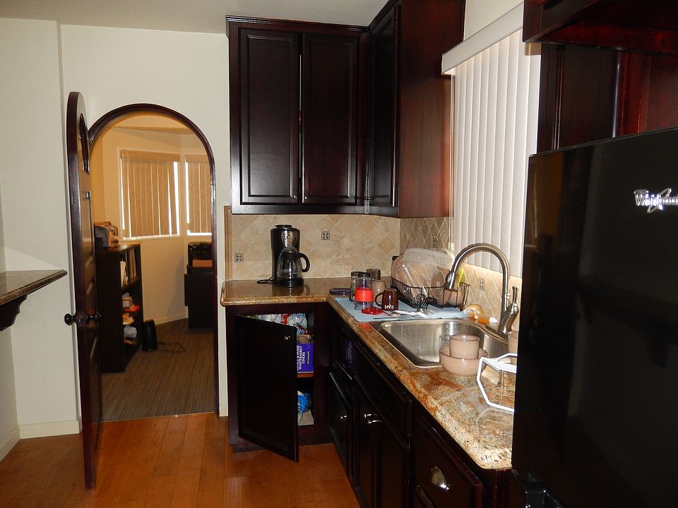 1st image of 140 W Orange Grove Ave