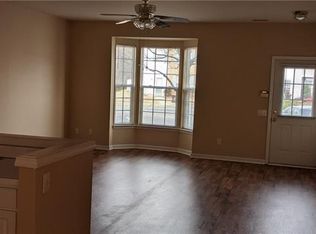 8330 Gossomer Bay Dr, Charlotte, NC 28270
