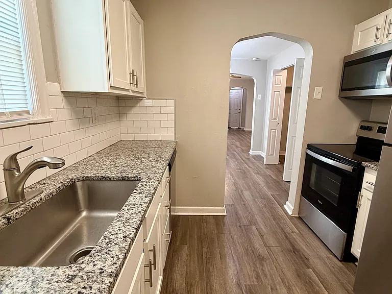 815 E Albert Ave — Photo 9