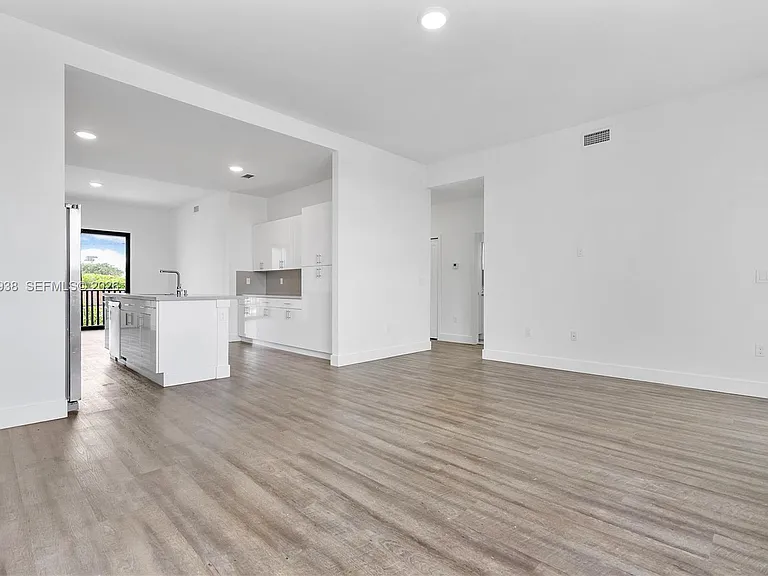 440 E 16th St #436 — Photo 21
