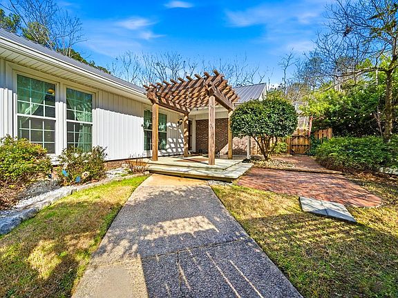 3rd image of 114 Sourwood Dr