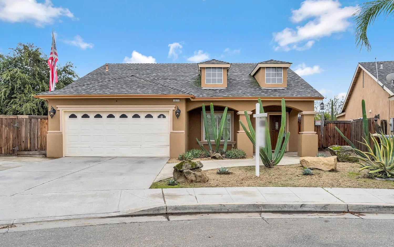 1571 Lemon Ave photo 1