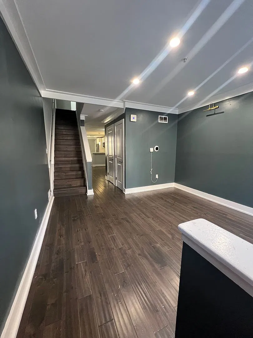 Spacious 3 Bedroom Home in East Baltimore — Photo 2