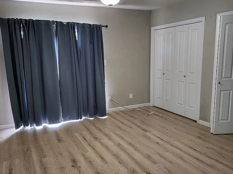 648 Suffolk Dr — Photo 7