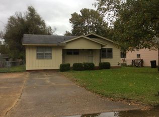 712 Harvard St, Cleveland, MS 38732