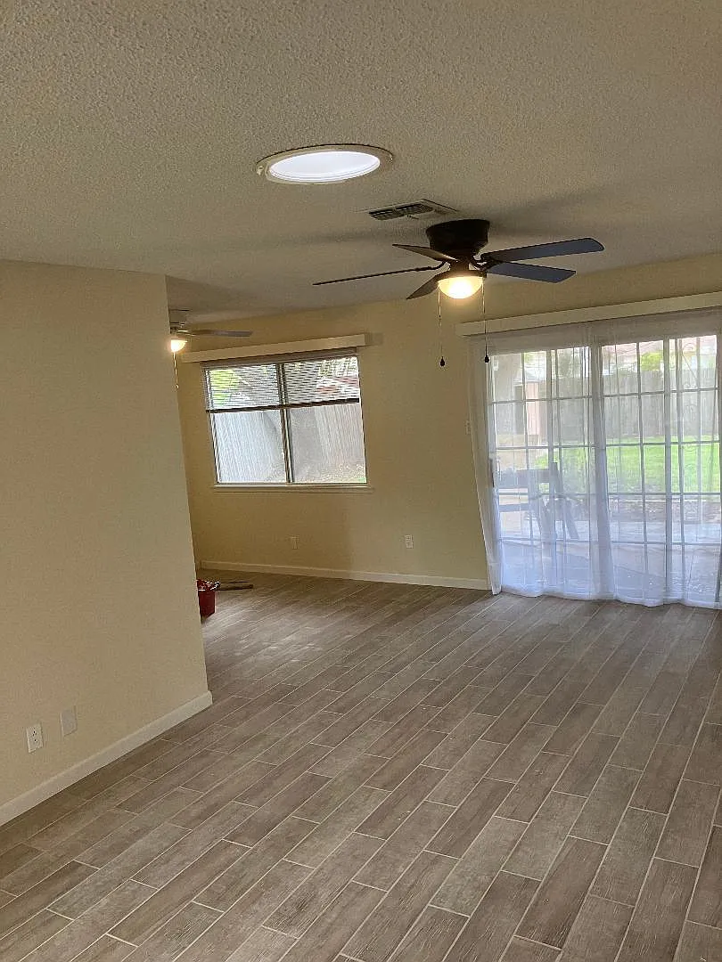 4 bed, 1.5 bath, 1358 sqft, $1,400 — Photo 3