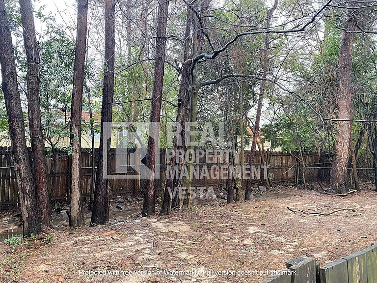 627 Maplewood Dr — Photo 11