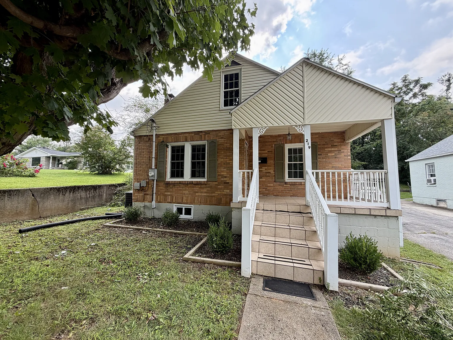 TPO-219 Bourne Avenue - 1 — Photo 2