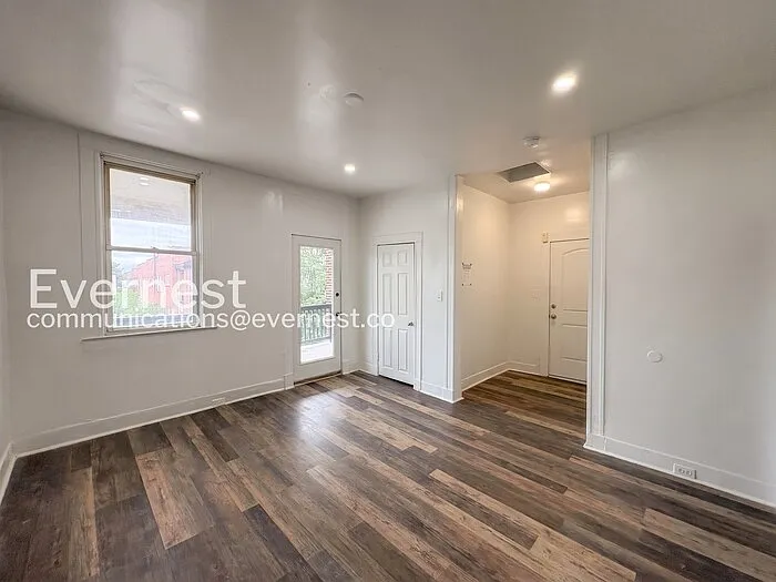 2440 Callow Ave #3 — Photo 5