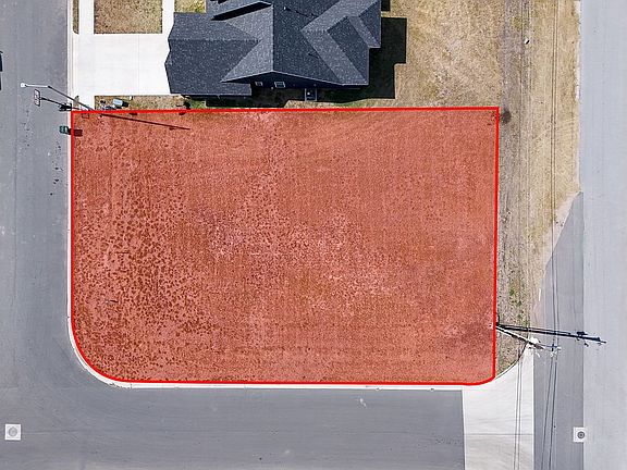 5th image of 9808 Height Dr