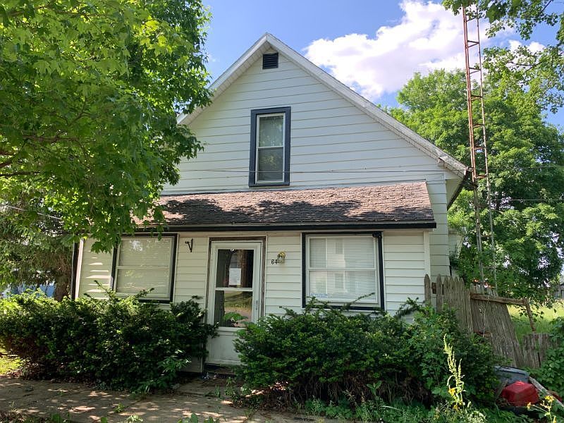 1st image of 64 W Walnut St