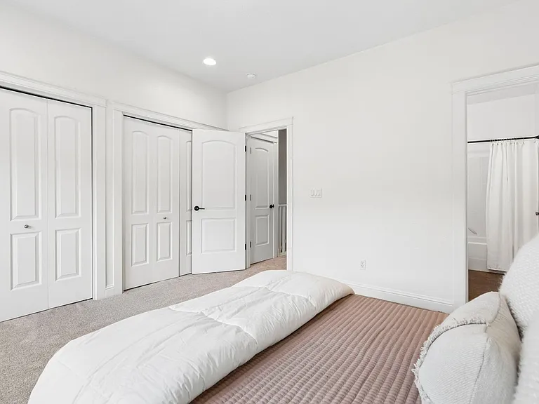 4830 SW View Point Ter — Photo 24