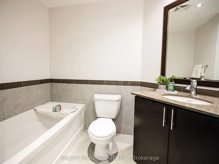 1055 Southdown Rd #201 — Photo 18