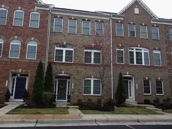 4th image of 3173 John Glenn St