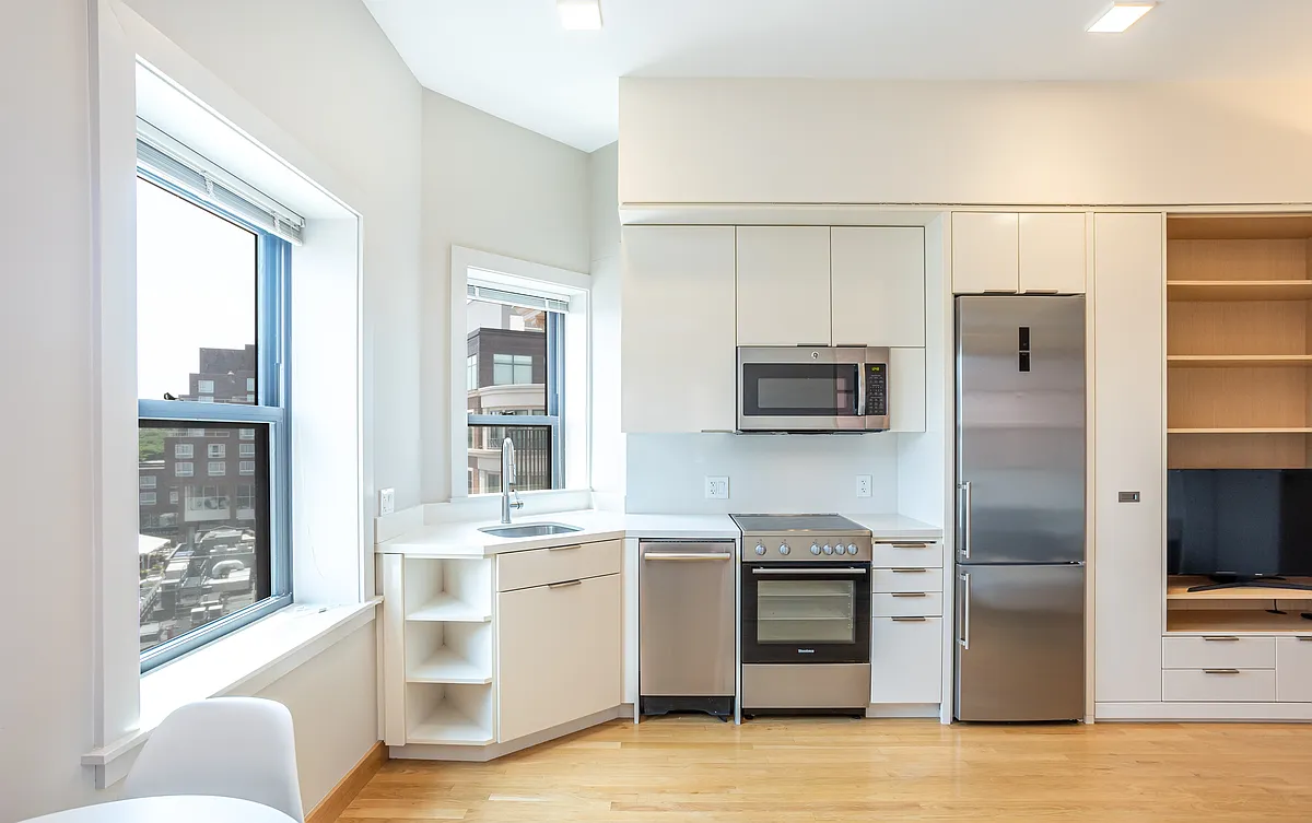 Building Photo - 115 Mt Auburn St.