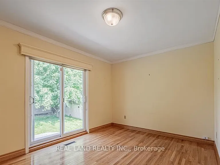 274 Timothy Ct #UPPER — Photo 25