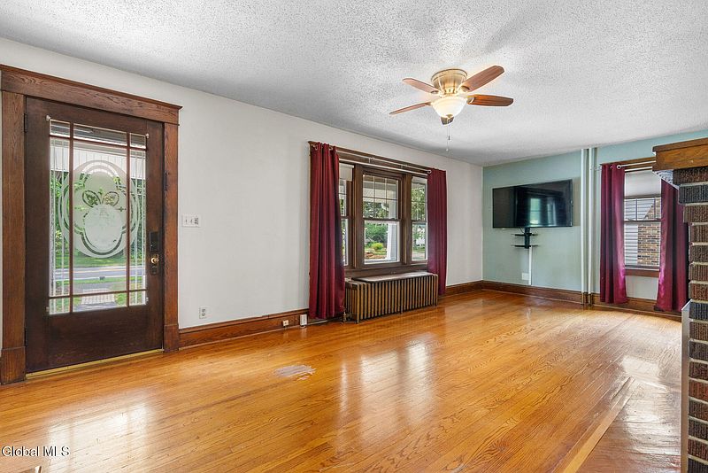 5th image of 431 Delaware Avenue