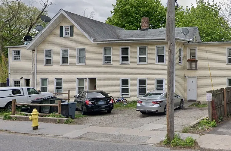 210 Derby Ave #C — Photo 1