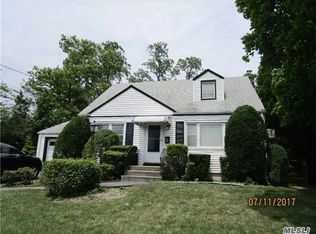 183 Weeks Rd, North Babylon, NY 11703